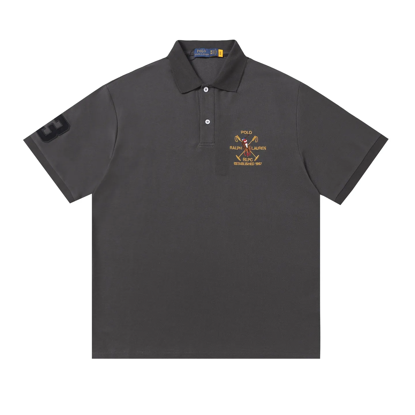 P156 Style number: A015 [Ralph Lauren classic letter logo embroidered Polo shirt] ✅250 grams of fine cotton pique fabric, custom-woven and dyed threads ✅Original stickers Scan the QR code to enter the official website ✅Large version, loose and stylish, can wear up to 210 pounds Color: black, white, navy, blue, sky blue, dark gray, floral gray Size: S-XL
